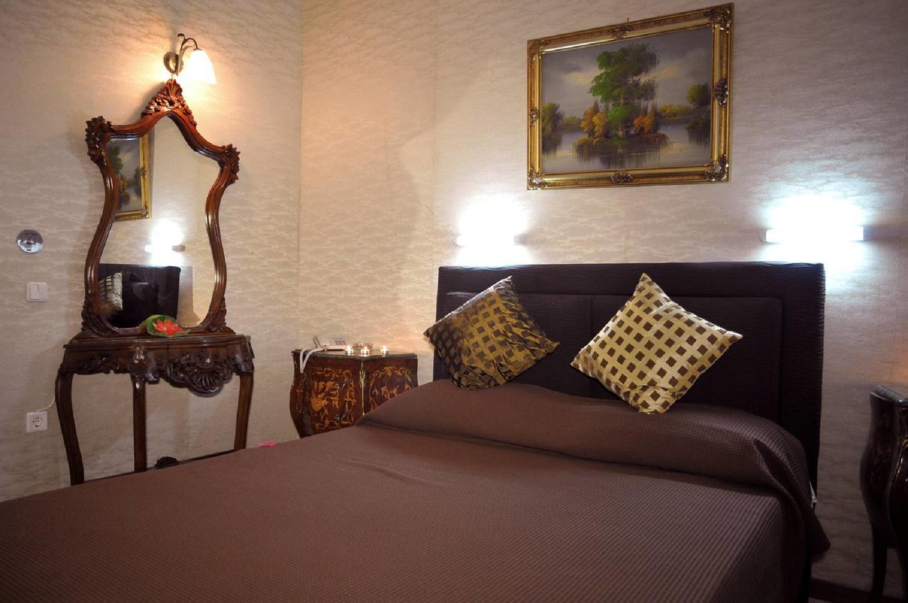 Hotel Anesi Атина Екстериор снимка