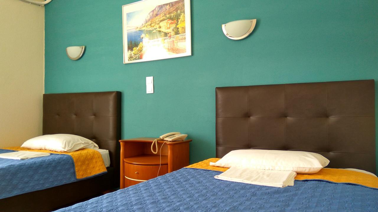 Hotel Anesi Атина Екстериор снимка