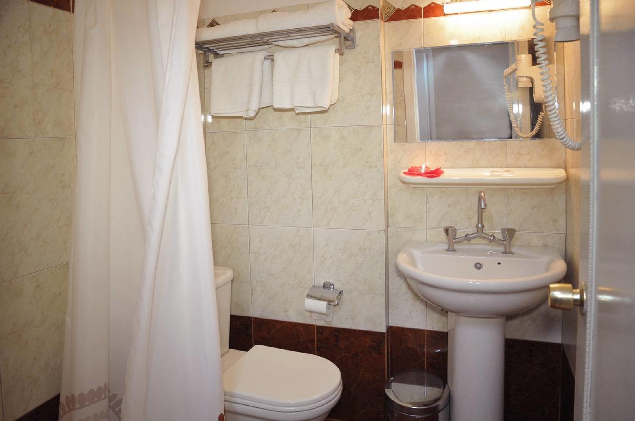 Hotel Anesi Атина Екстериор снимка