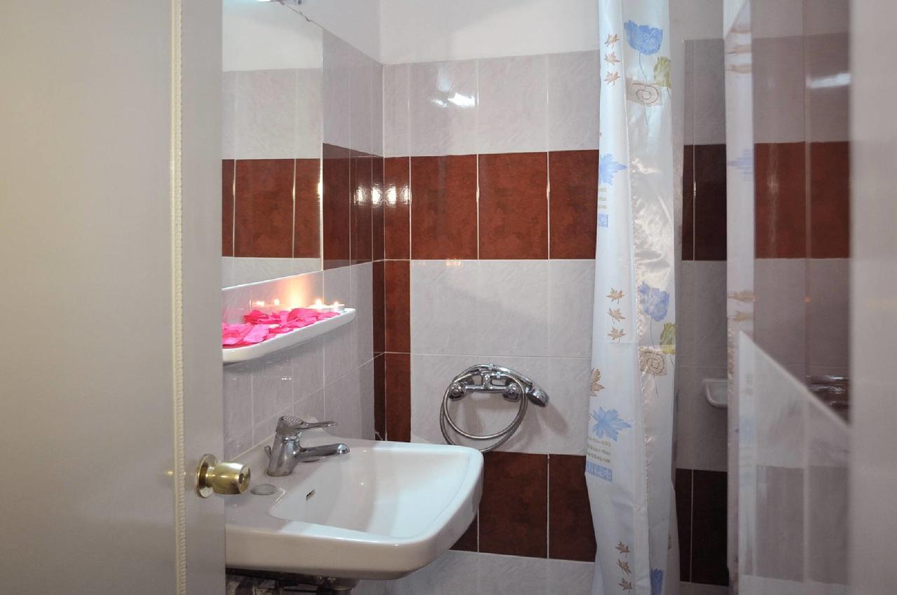 Hotel Anesi Атина Екстериор снимка