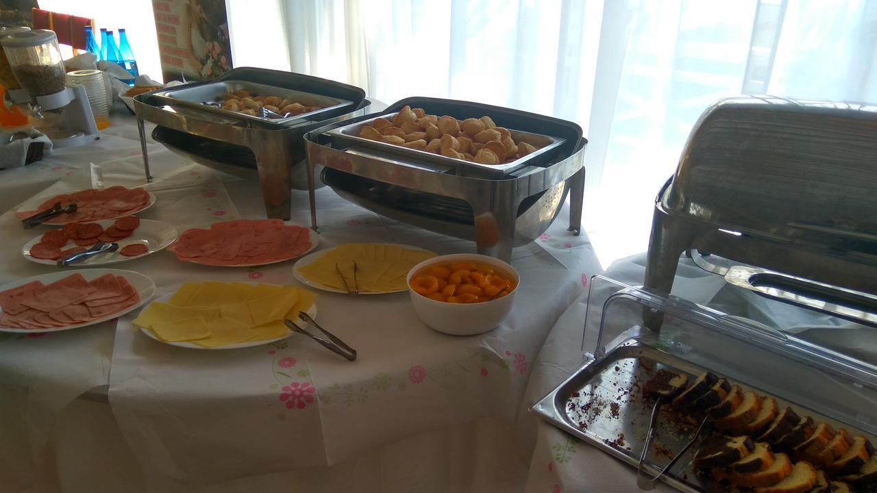 Hotel Anesi Атина Екстериор снимка