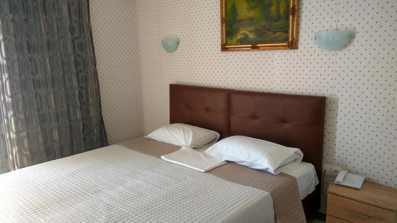 Hotel Anesi Атина Екстериор снимка