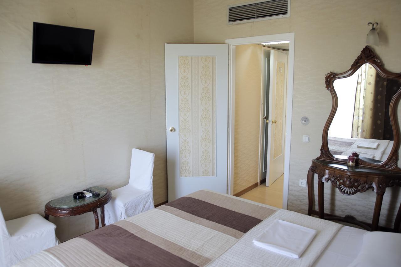 Hotel Anesi Атина Екстериор снимка
