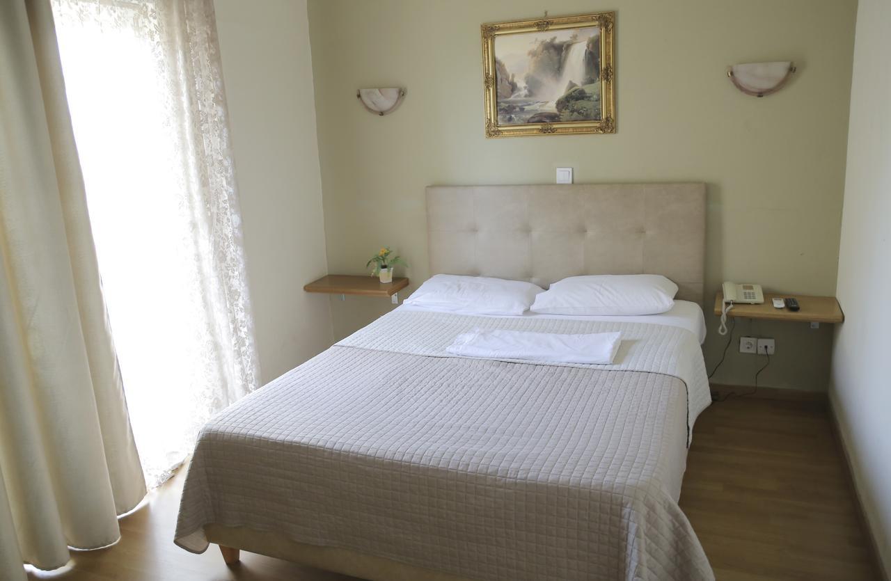 Hotel Anesi Атина Екстериор снимка