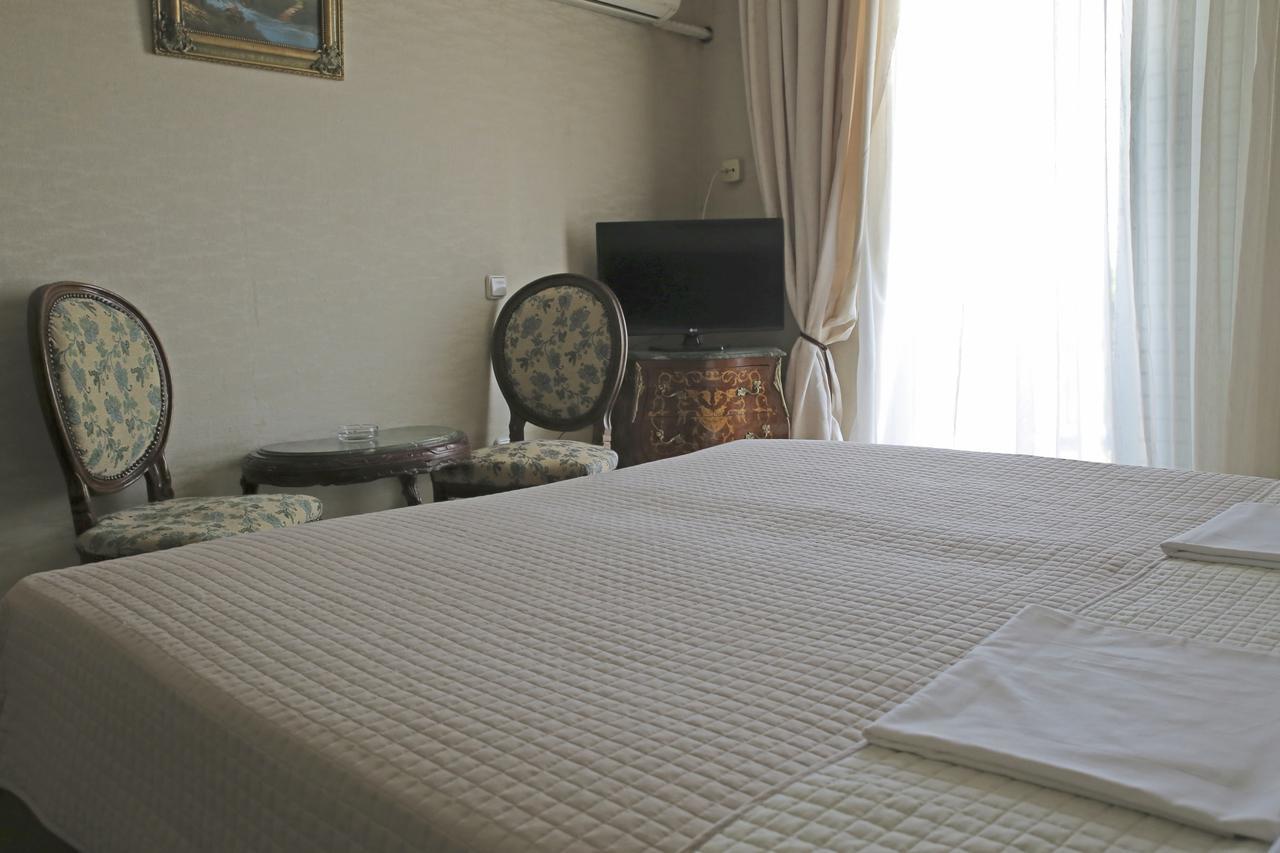 Hotel Anesi Атина Екстериор снимка