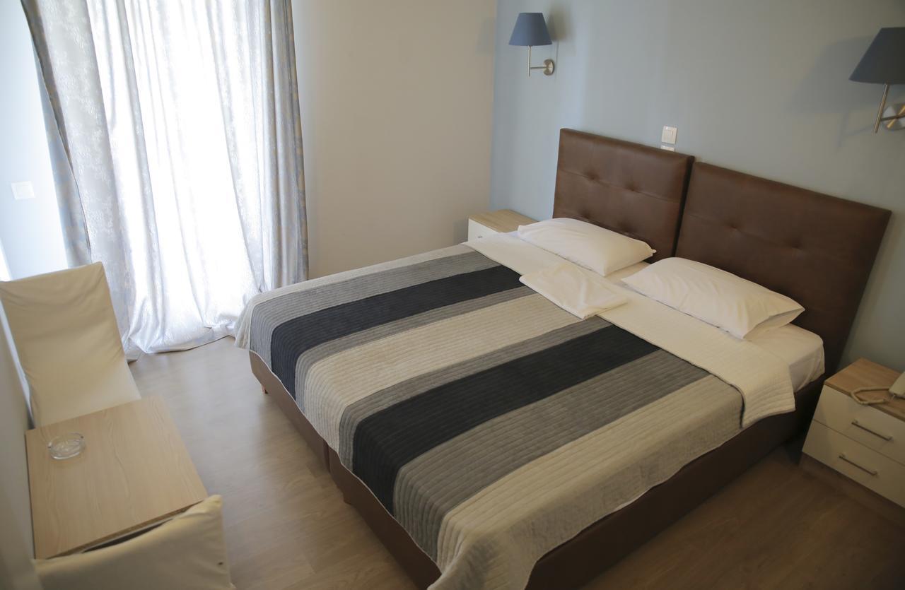 Hotel Anesi Атина Екстериор снимка