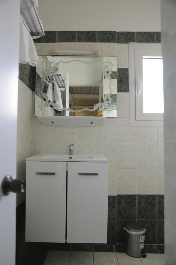Hotel Anesi Атина Екстериор снимка