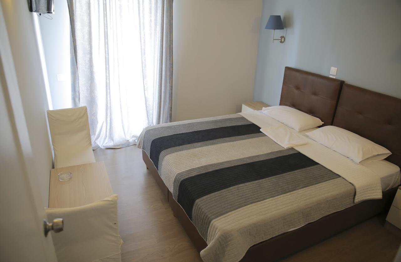 Hotel Anesi Атина Екстериор снимка