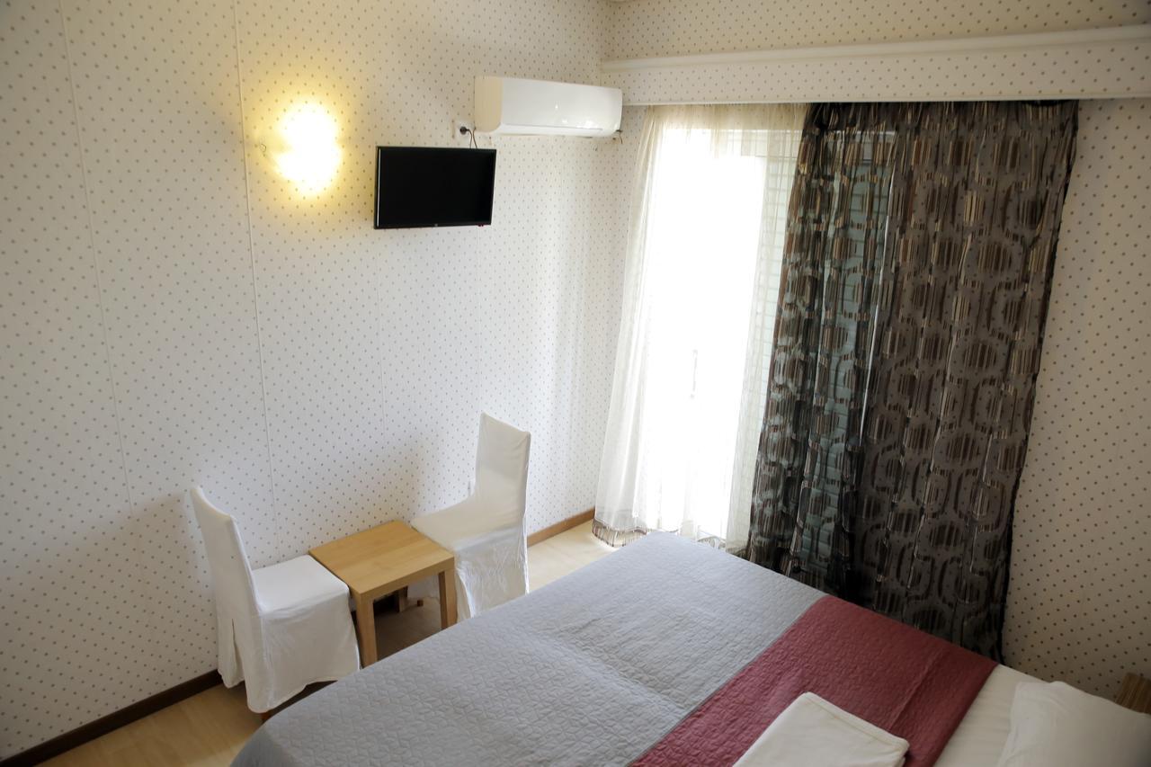 Hotel Anesi Атина Екстериор снимка