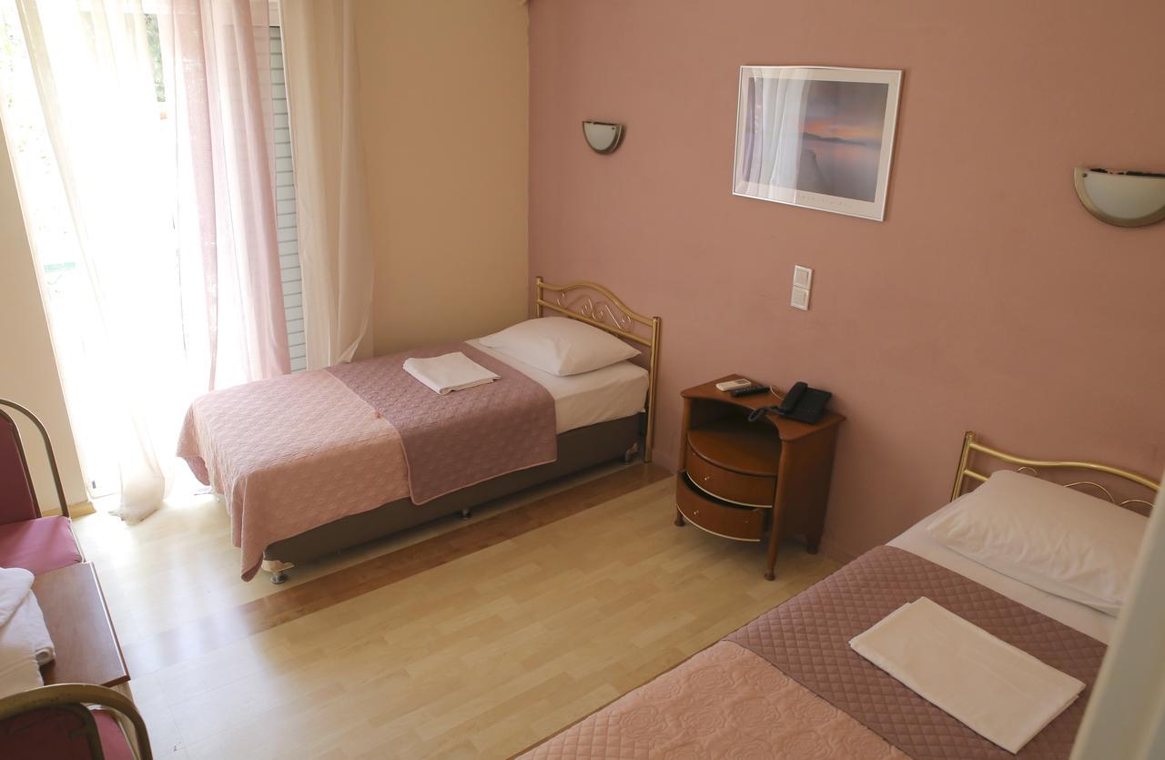 Hotel Anesi Атина Екстериор снимка